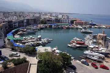 Подновиха преговорите за Кипър