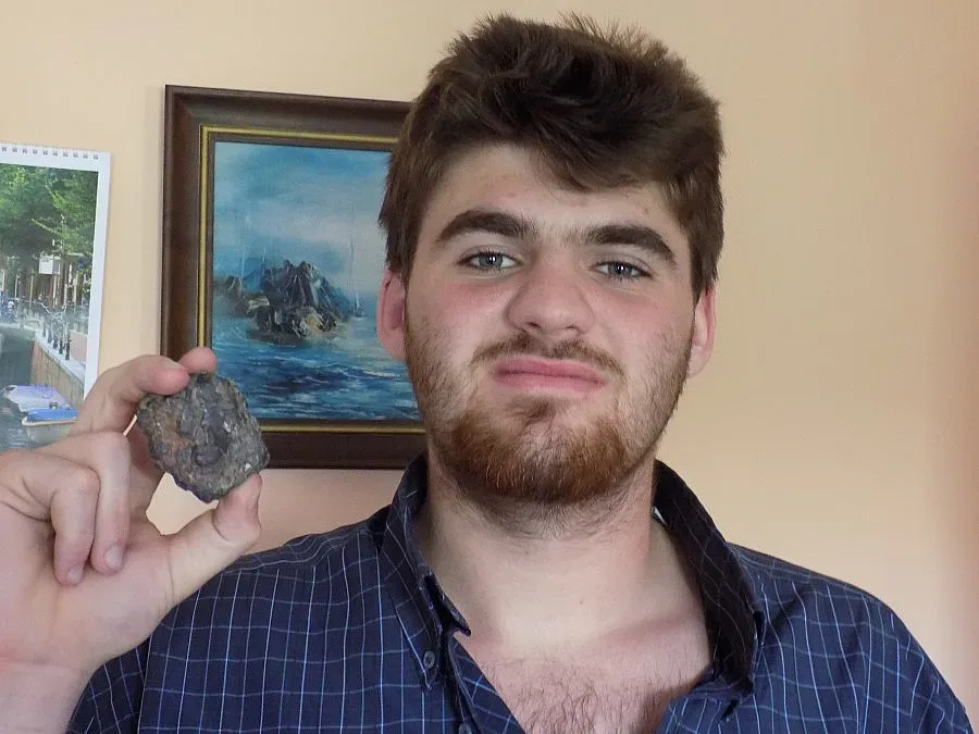 Метеорит разкопа градина на инженер