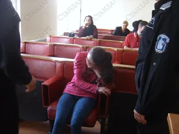 Оставиха в ареста сексробинята Гьокчан, убила с нож