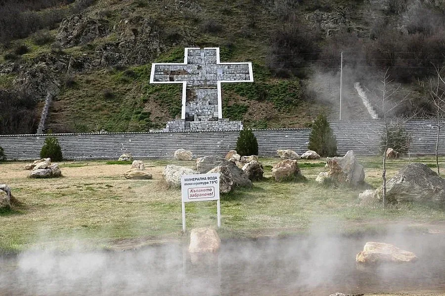 С минералната вода на Ванга топлят училища и забавачки в Петрич