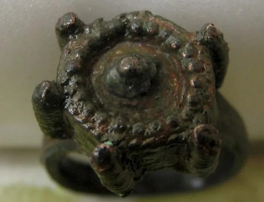 Търсят още съкровища край пръстена убиец