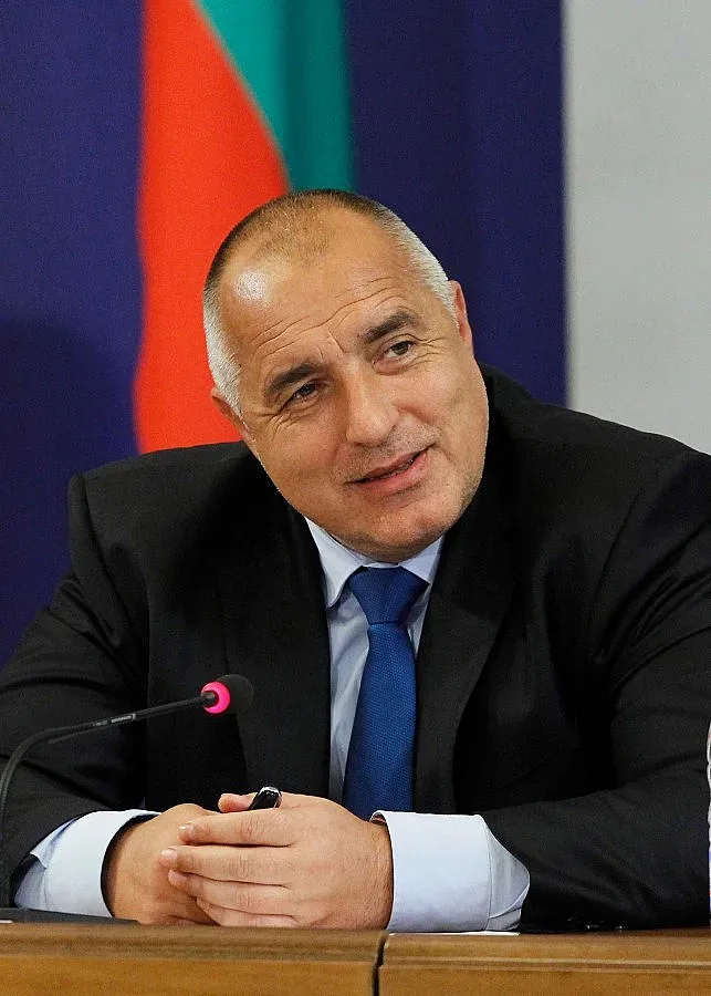 Бойко към учителите: Говорете на ученици всичко да е с мяра