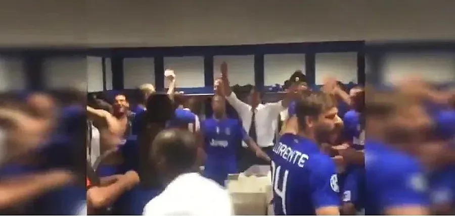 Купон в съблекалнята на "Юве" след детронирането на "Реал" (ВИДЕО)