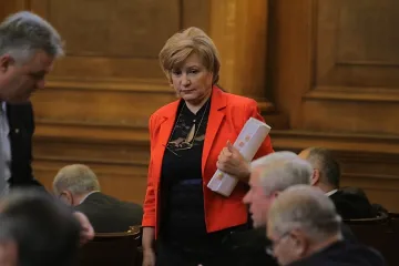 Стоянова: Икономиката расте, защото има стабилност