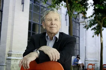 Амос Оз: Бойкотираш ли книгата, ставаш лош