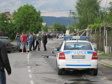 Правят повдигнати пешеходни пътеки на фаталната улица в Яхиново