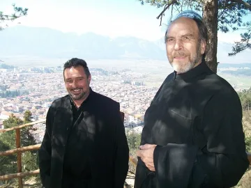 Набедиха свещеник, че иска да строи хотел до 180-г. храм в Банско