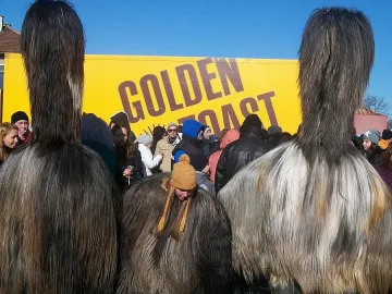 Кукери заработват от роли във филми