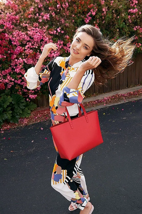 Миранда Кер изкушава със сладолед