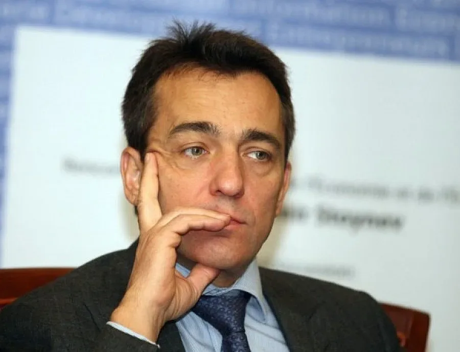 Посланик Ксавие обеща съдействие за стипендии