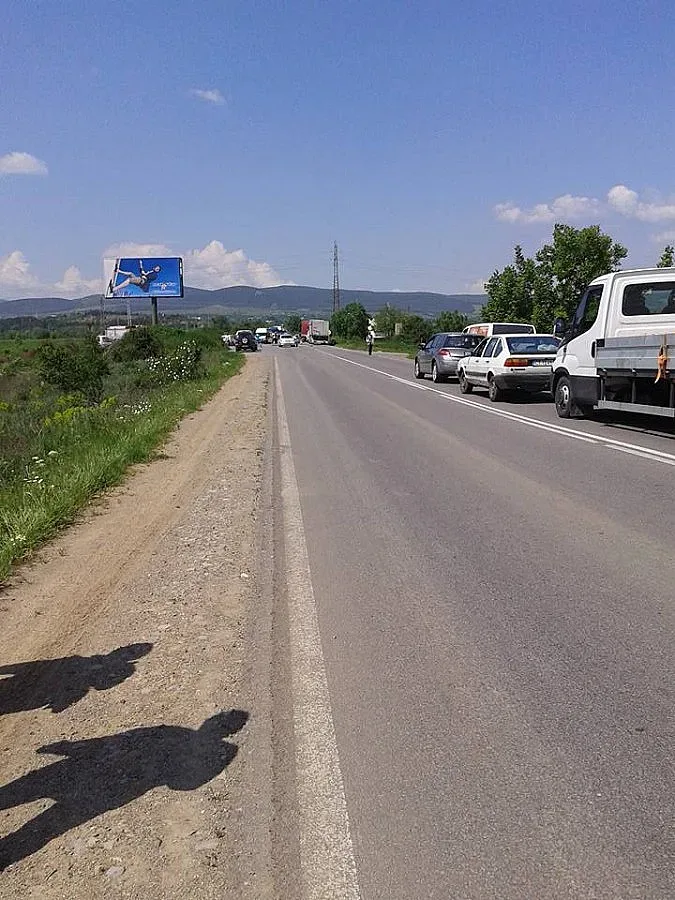 Двама загинаха при тежък сблъсък между ТИР и микробус