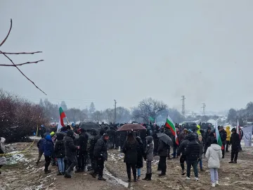 Фермерите скочиха! Тежка атака към държавата