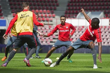 Шампиони "тренират" на Ибиса за мач