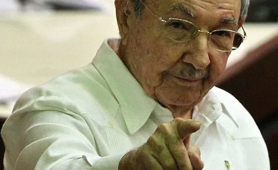 Кастро пак би станал католик заради папата