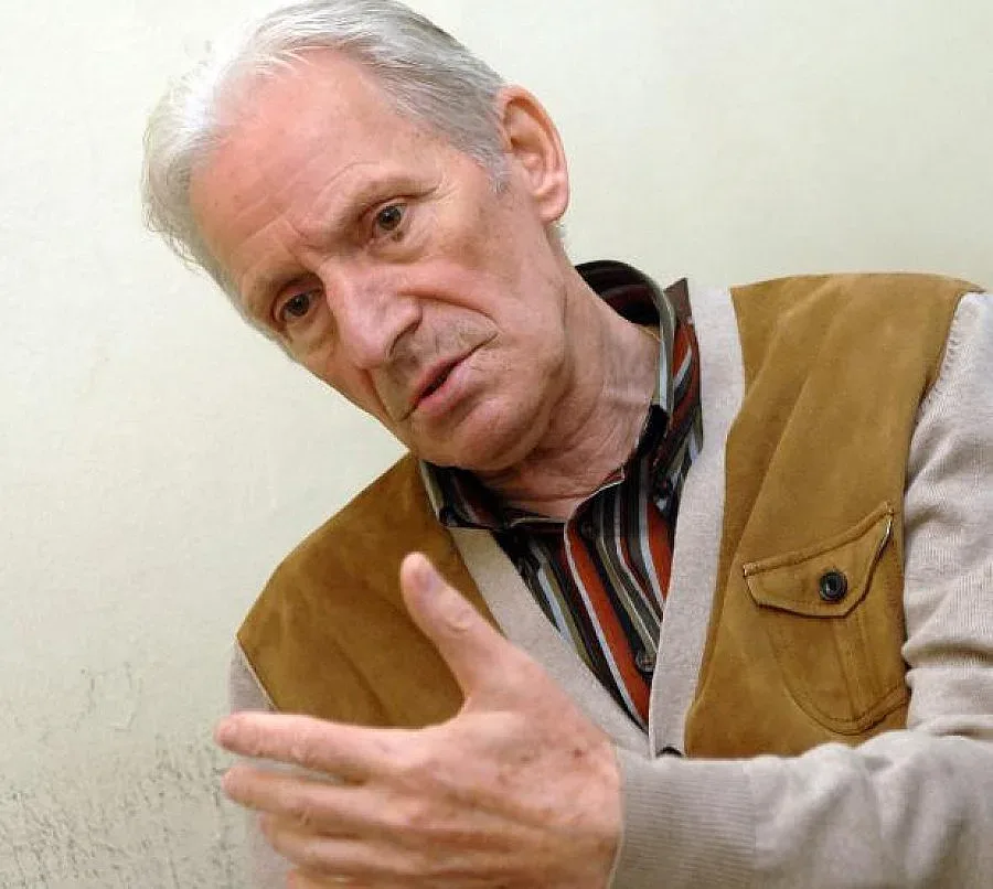 Емил Стойчев насели Двореца с фантазиите си