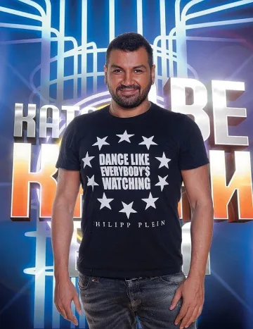 Азис става рокаджия