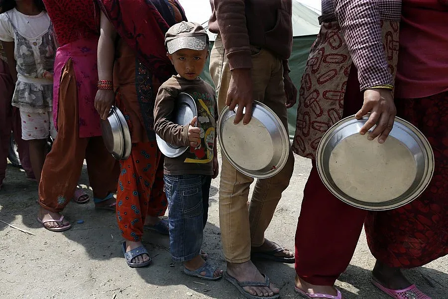 Жертвите в Непал надминаха 8 хиляди