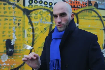 Магът DMC показва трикове в София