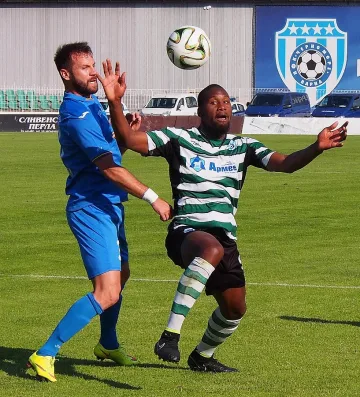 "Левски" отнесе с 2:0 "Черно море" на Тича 