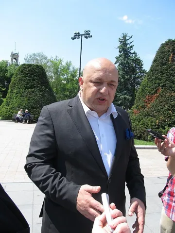 Учат мениджъри да управляват зали