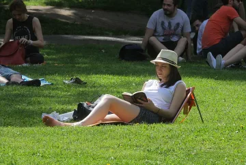 Слънчева утрин и дъжд следобед ни очакват утре