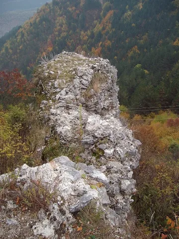 Сестрата на Крали Марко  вдига Момина кула