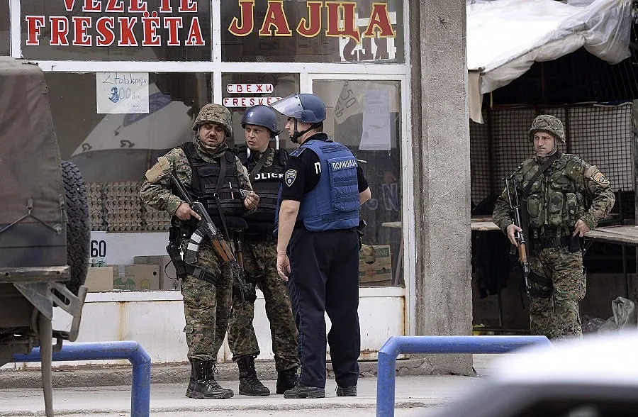 Македонски град под полицейска обсада след престрелка