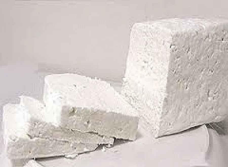 Продават сирене от мобилна витрина