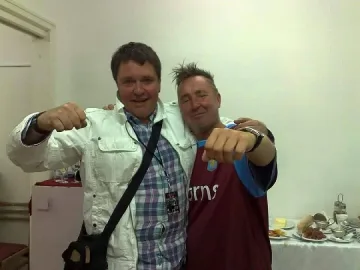 Найджъл Кенеди обожава картините на Рачев