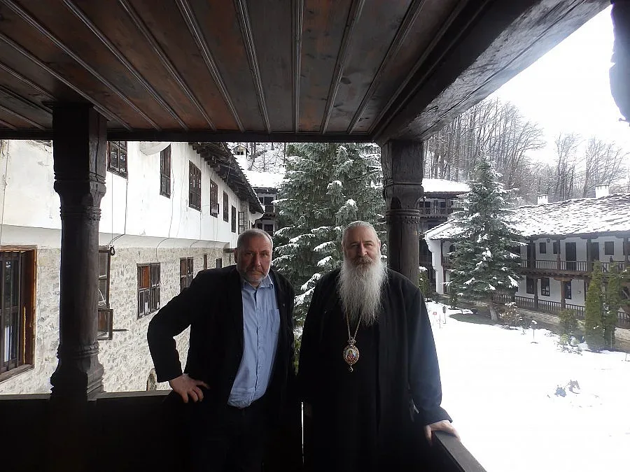 Богородицата с три ръце спира чумата