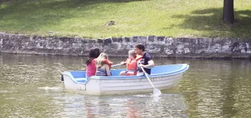 Слънце с облаци в събота