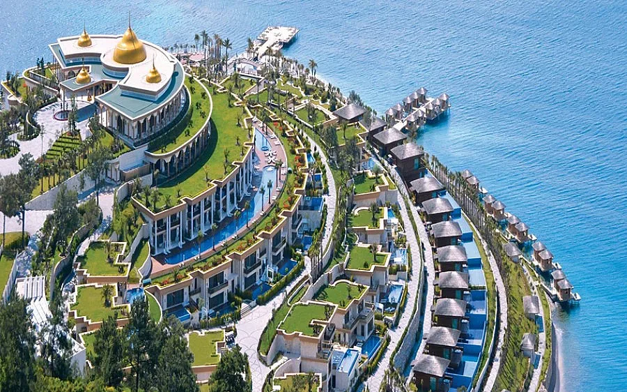 В Турция отвори врати хотел със 100 басейна