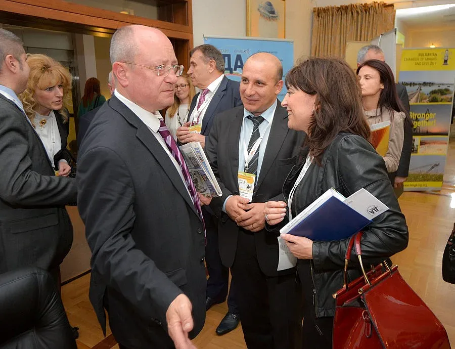 Заплати ще върнат отпадналите в клас