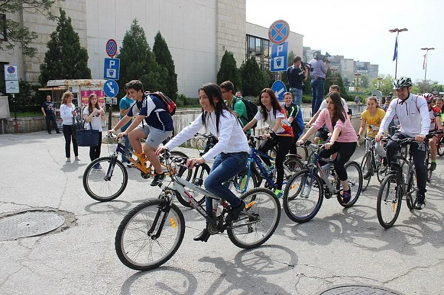 Стотици деца и възрастни с колела около Благоевград