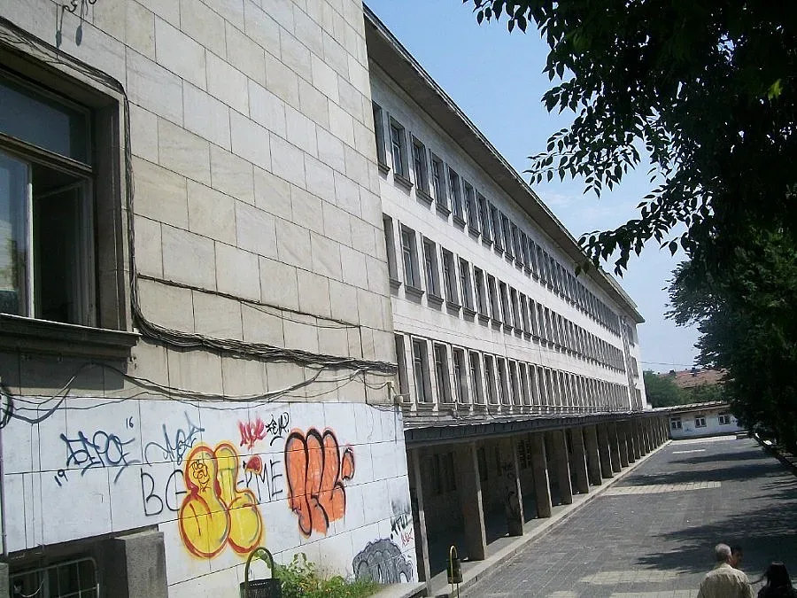  Млади европейци се върнаха отново на училище 