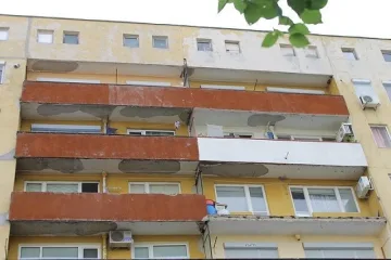 Тераса се срути от 6-ия етаж в Димитровград