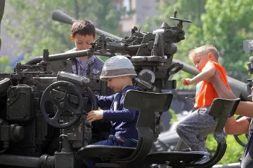 Президентът напомни, че армията чака пари (ОБЗОР)