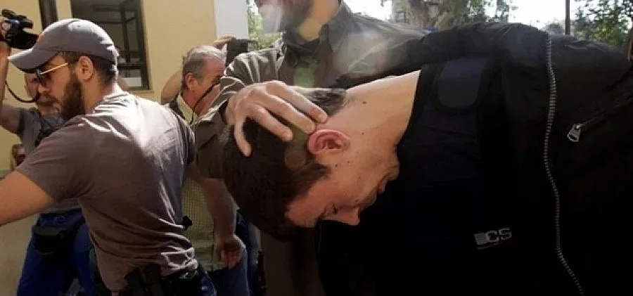 Бащата-убиец на Ани живеел с травестит