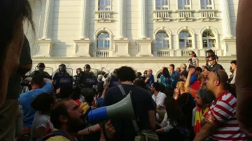Поне 19 ранени на протест в Скопие