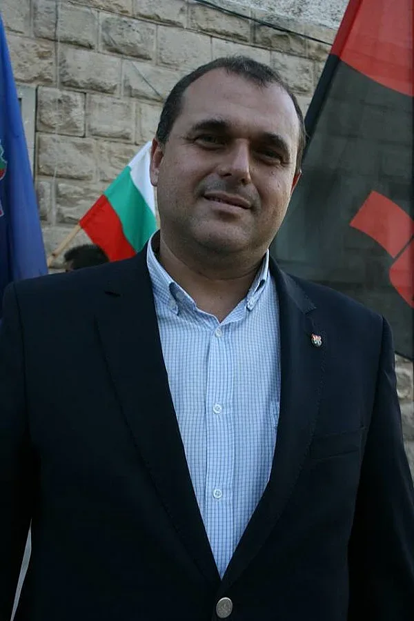 Депутат върна пари (ОБЗОР)