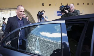 МВФ към ЕС: Отпишете част от гръцкия дълг