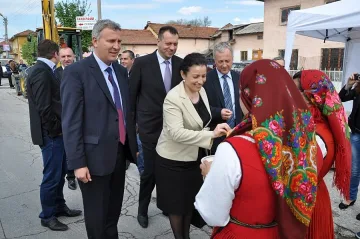 Танева: Няма как да компенсираме загубите на млекопроизводителите