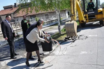 Министър Танева с първа копка на проект за почти 6 млн. лв.