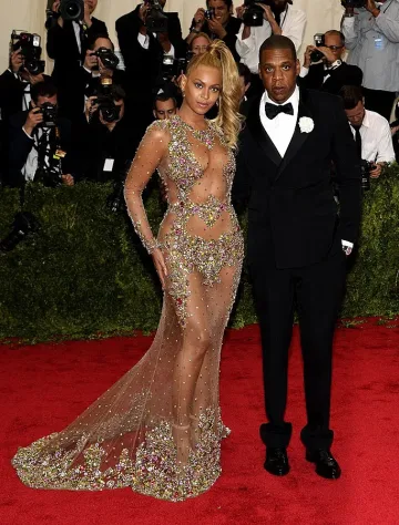 Бионсе и Ким Кардашиян с провокативни тоалети на "Мет Гала"