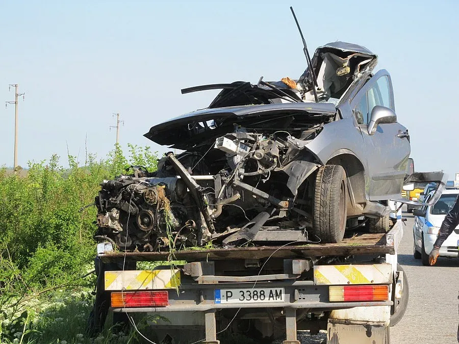 Жена загина при удар в дърво на пътя Русе-Разград