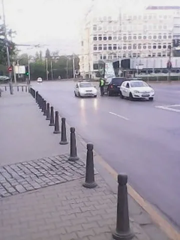 Мъртво пиян заспа на светофар в джипа си