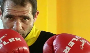 Сарафа се похвали: Искат да се бия с Мейуедър