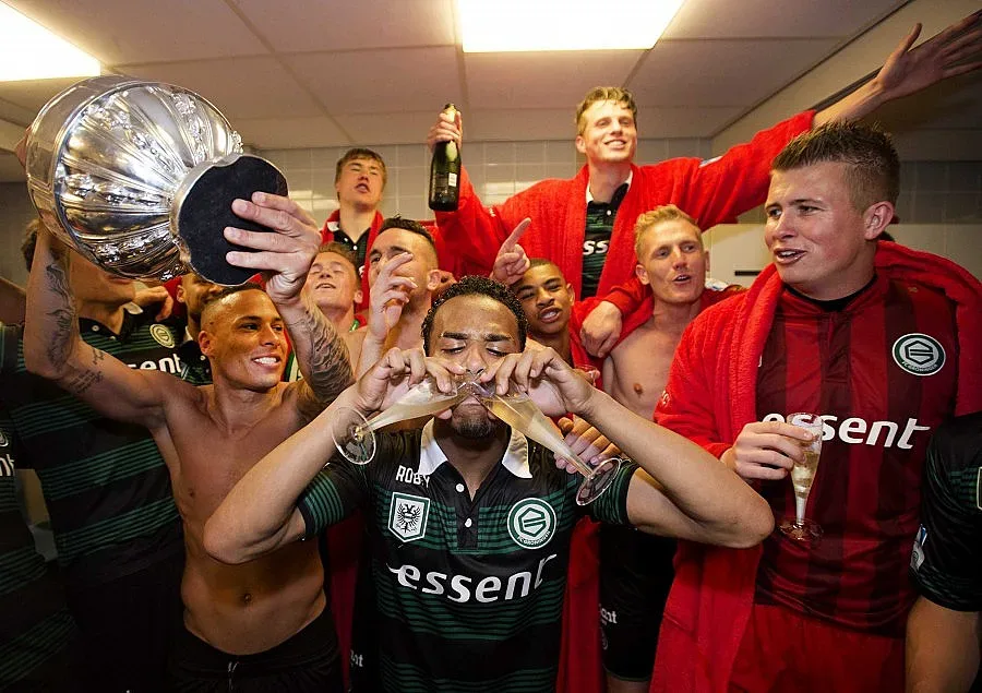 Абрамович подарява 55 млн. и кола на Моу