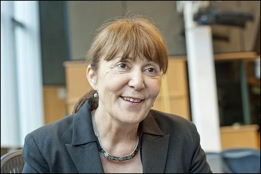 Поставете правилните хора в институциите