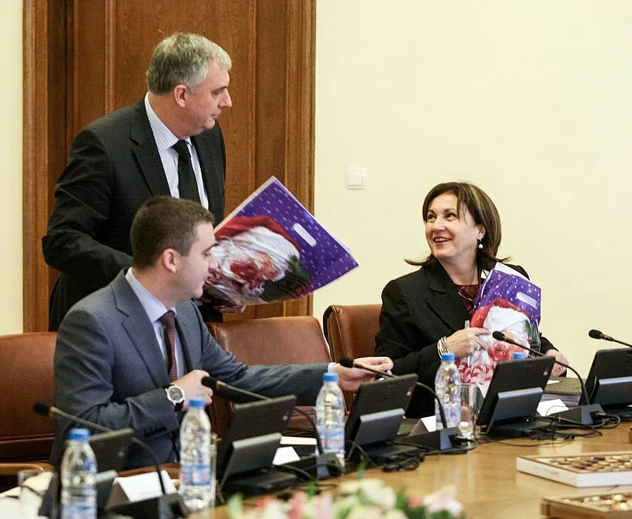 Вицепремиери спорят за пенсиите на полицаите